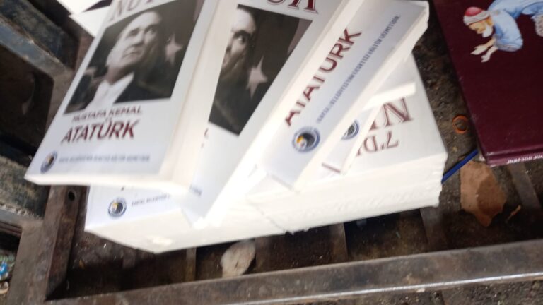 CHP’li belediye 2 bin Nutuk’u geri dönüşüme vermiş!