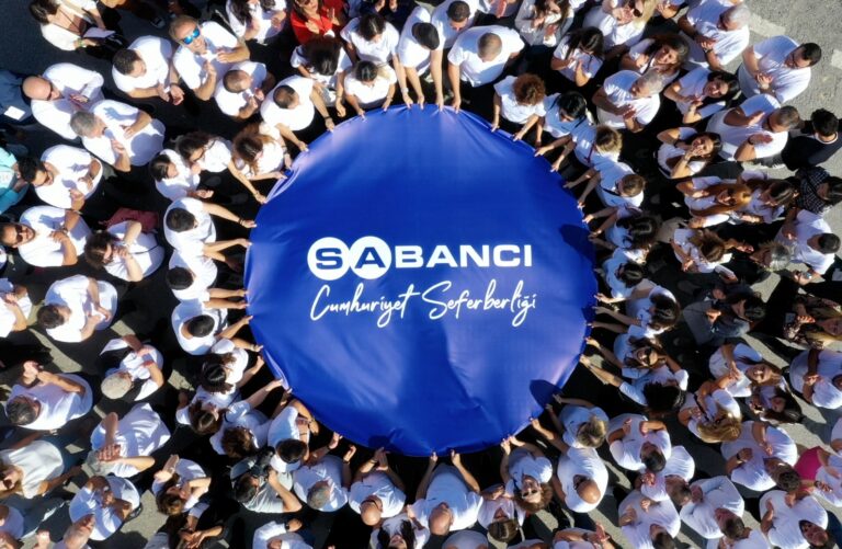 Sabancı Topluluğu, Cumhuriyet’in 100. yılını  10 bini aşkın gönüllüsüyle çalışarak kutladı