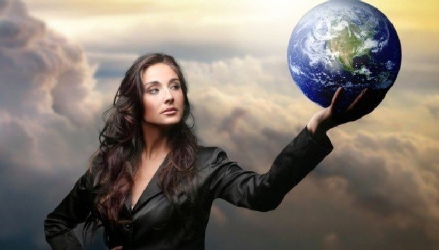 “Erkek Dünyasına Kadın Adımları”