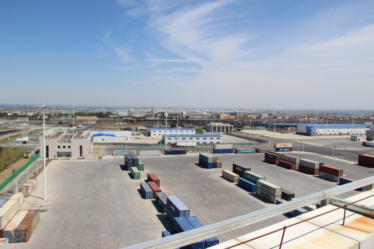 Xinjiang’ın Dönüşümü: Modern Kalkınma ve Küresel Bağlantılar