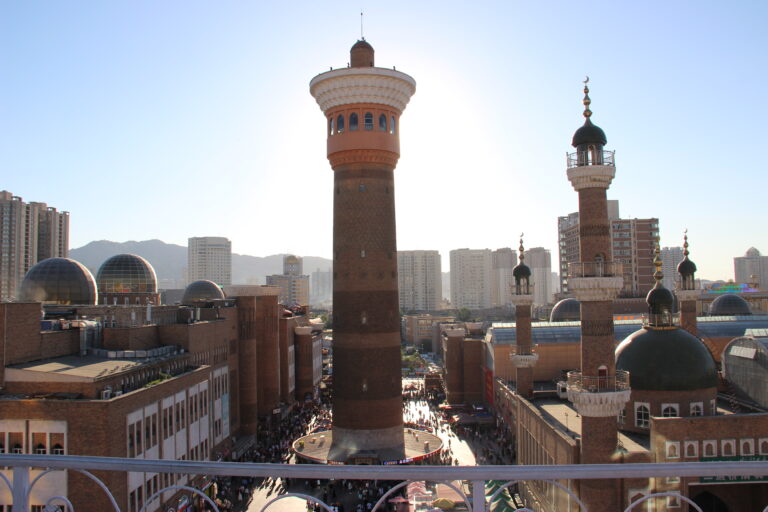 Sincan’da On Gün: Uzaklara Yakın Bir Yolculuk